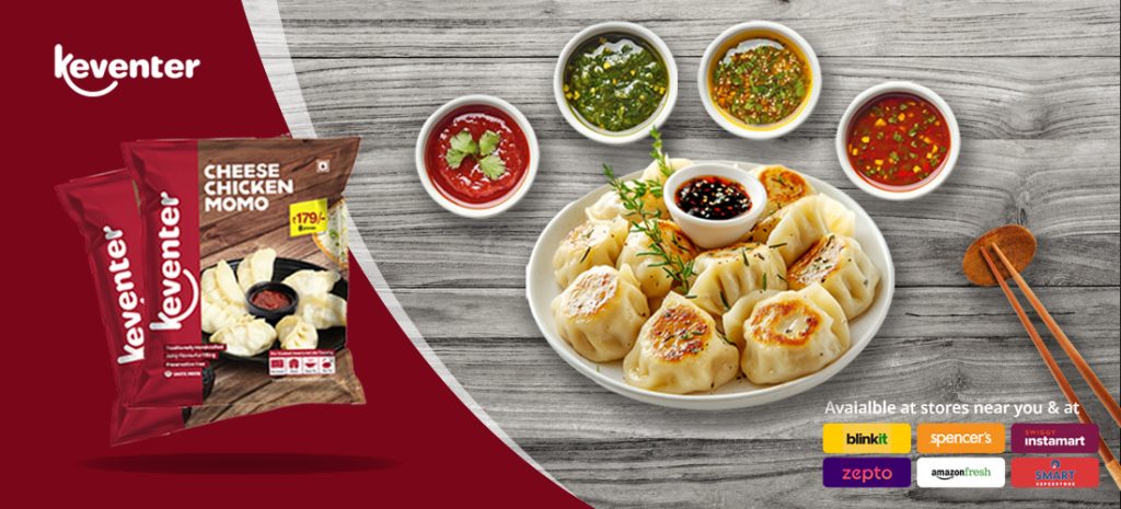 What dips pair well with cheese chicken momos?